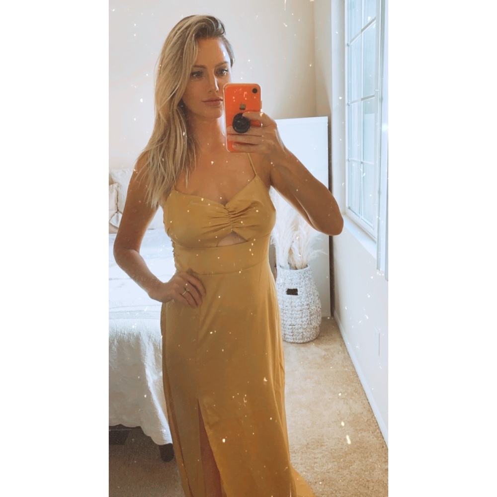 Long yellow dress